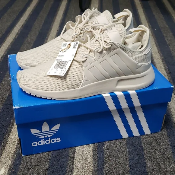 Adidas Unisex Big Kids size 6 - Cream - Picture 2 of 3